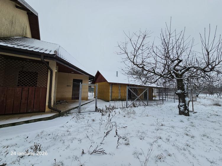 Casă cu 4 camere cu Teren 3000 Mp în Hudum
