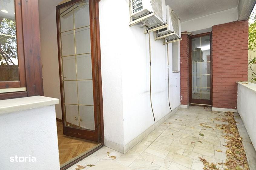 Casă cu 8 camere cu Teren 350 Mp în Gara de Nord