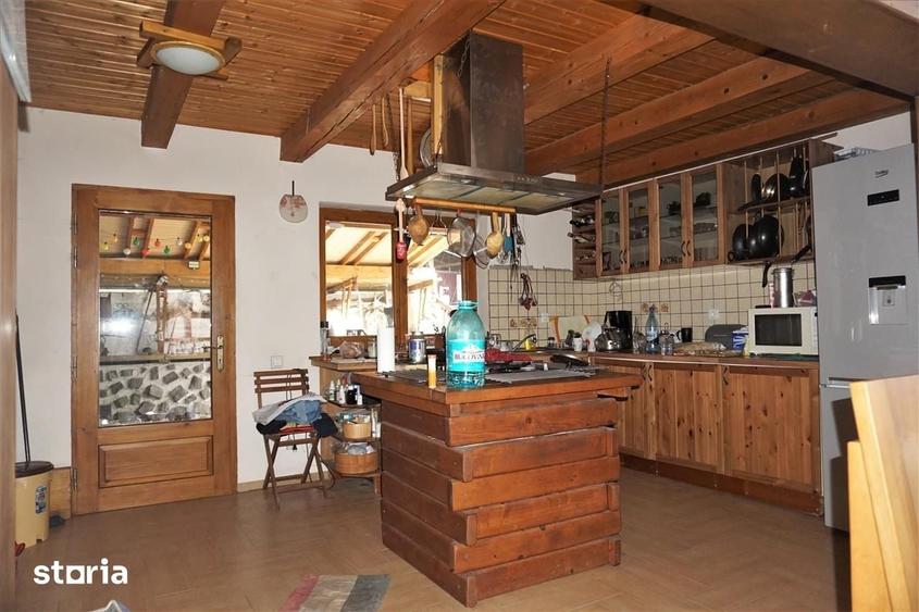 Casă cu 4 camere cu Teren 10423 Mp în Josenii Bârgăului