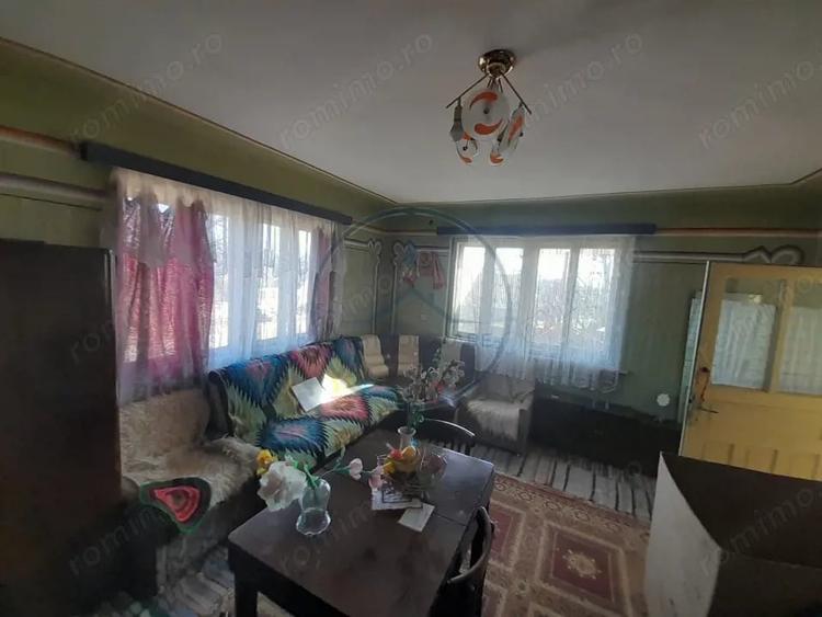 Casă cu 3 camere cu Teren 2400 Mp în Central