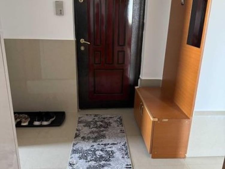 Apartament cu 2 camere decomandat, mobilat în Titan