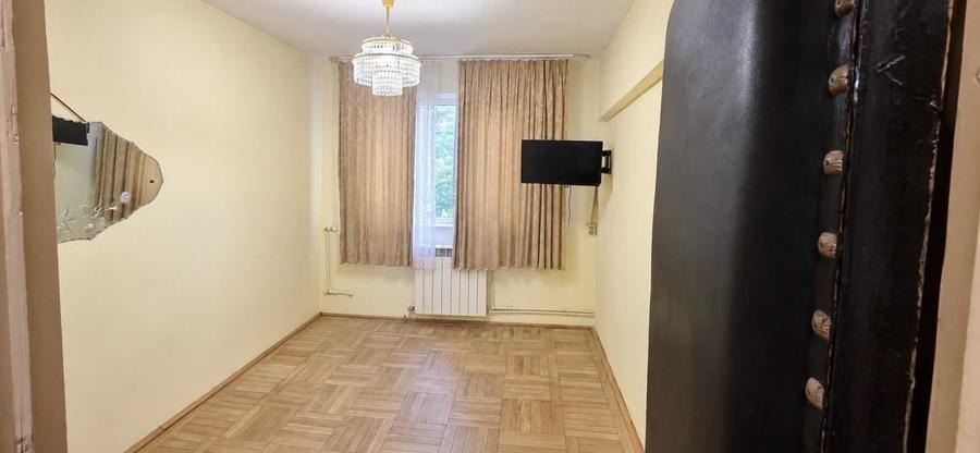 Apartament cu 3 camere semidecomandat în Smârdan