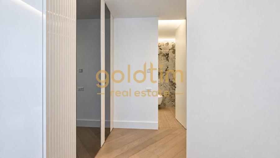 Apartament cu 3 camere semidecomandat, mobilat în Iancu Nicolae