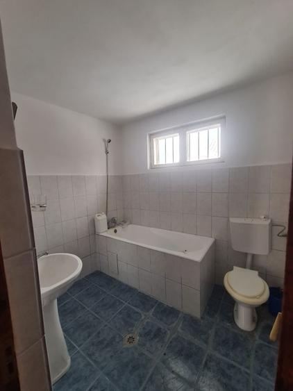 Casă cu 4 camere în Pecineaga