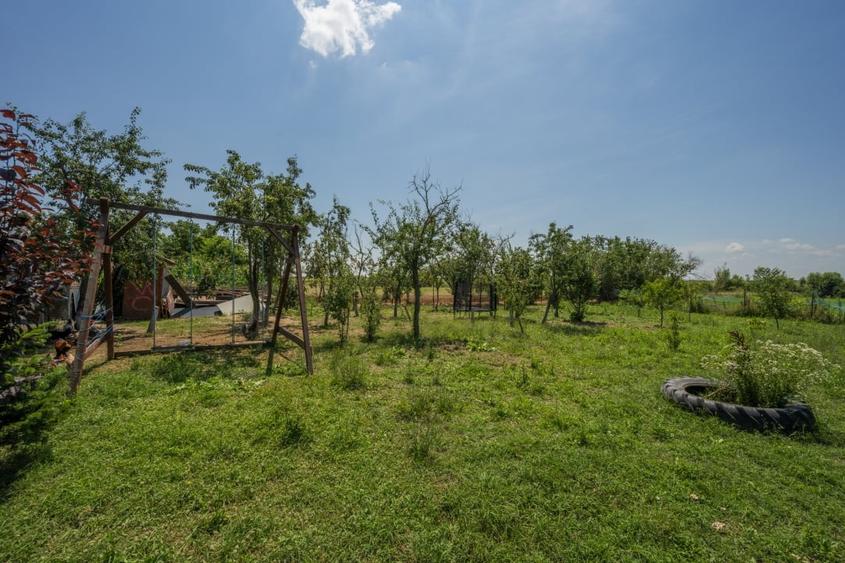 Casă individuală cu 3 camere cu Teren 2200 Mp în Răcari