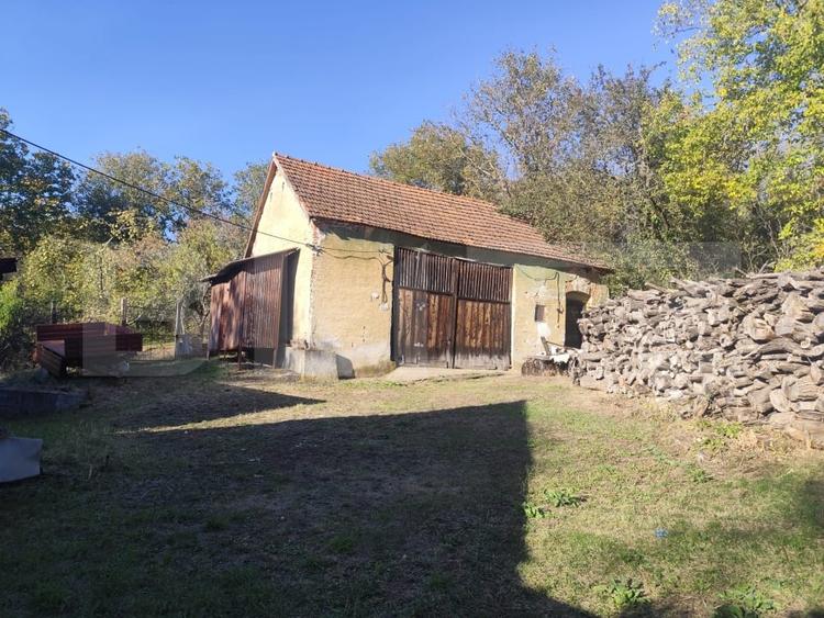 Casă individuală cu 5 camere cu Canalizare în Cigmău