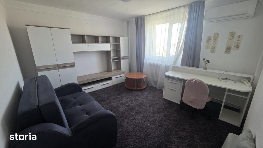 Apartament cu 2 camere decomandat, mobilat în Hala Centrală