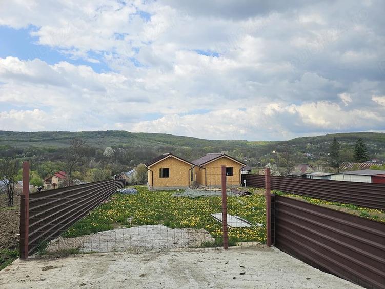 Casă cu Teren 1000 Mp în Gorgota