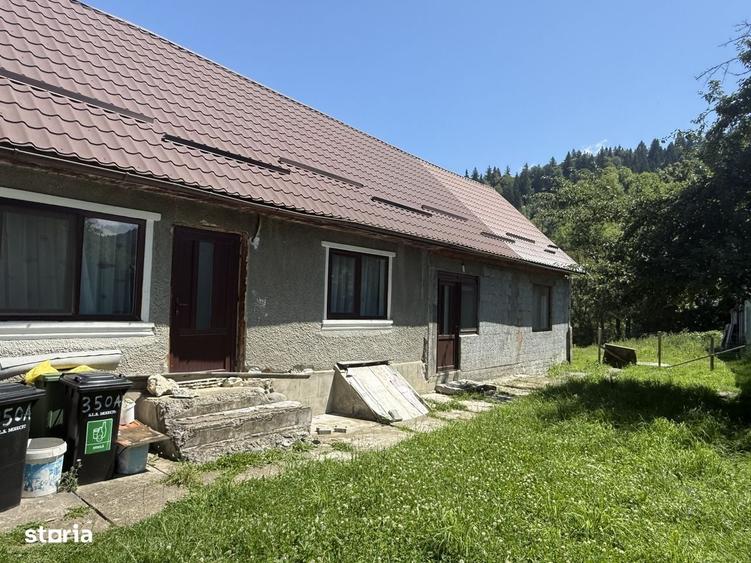 Casă cu 3 camere cu Teren 208 Mp în Moieciu