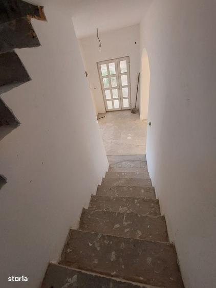 Casă cu 4 camere în Oncea