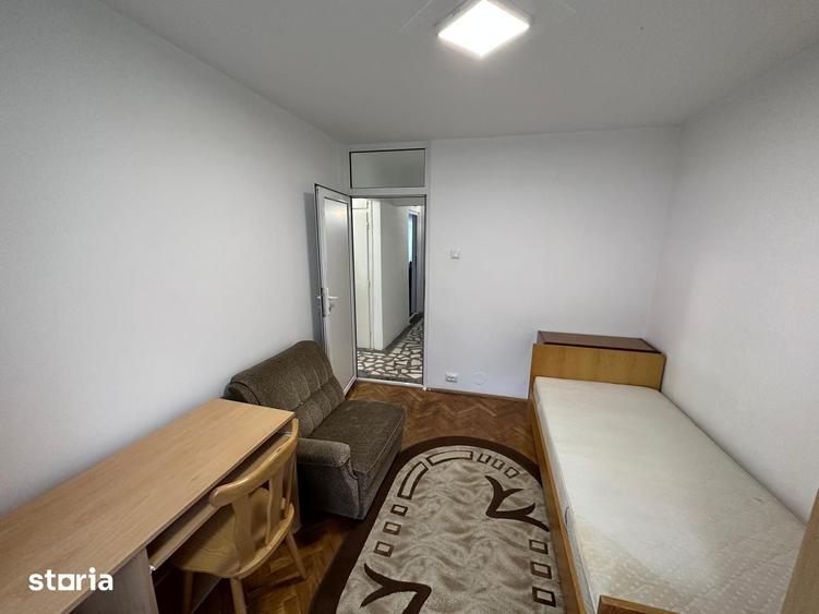 Apartament cu 3 camere decomandat în Zorilor