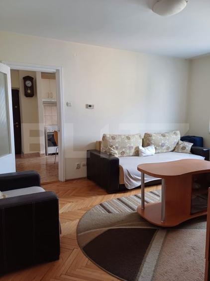 Apartament cu 3 camere decomandat, mobilat în Sud
