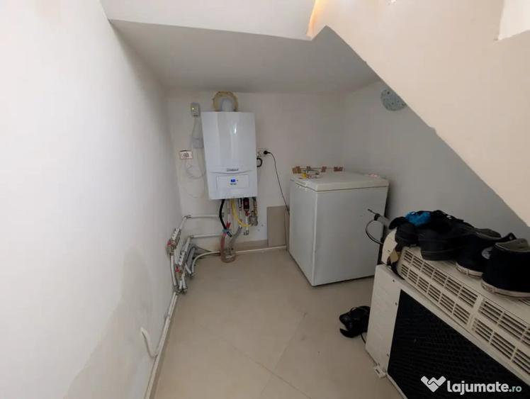 Casă cu 5 camere cu Teren 500 Mp în Lilieci