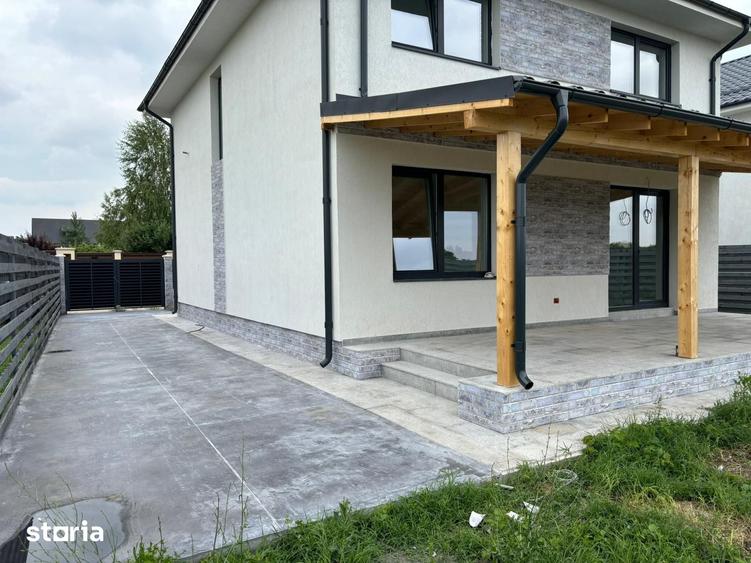 Casă cu 5 camere cu Teren 627 Mp în Corbeanca
