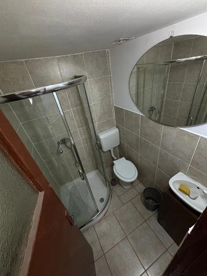 Garsonieră decomandată în 1 Decembrie
