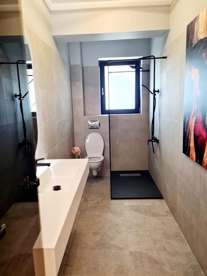 Apartament cu 3 camere decomandat în Exterior Vest