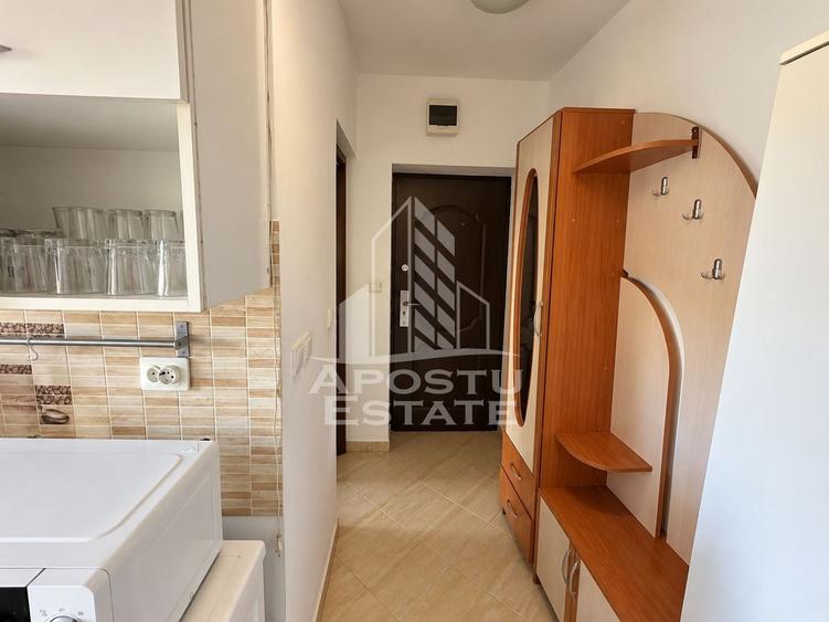 Apartament cu 2 camere semidecomandat, mobilat în Girocului
