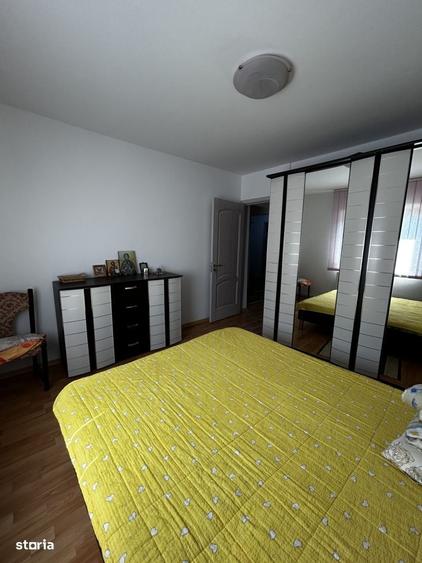 Apartament cu 3 camere decomandat în 9 Mai