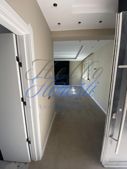 Duplex cu 4 camere cu Canalizare în Florești