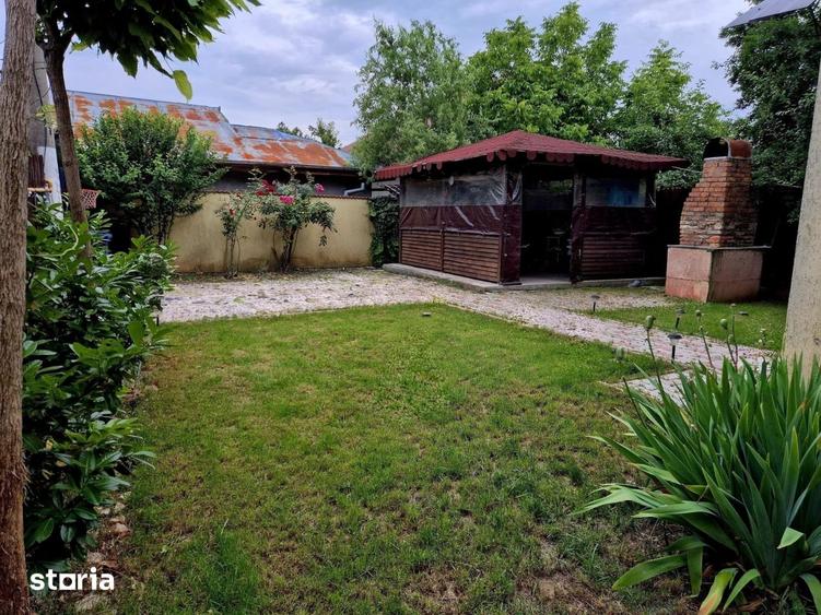 Casă cu 5 camere cu Teren 288 Mp în Central