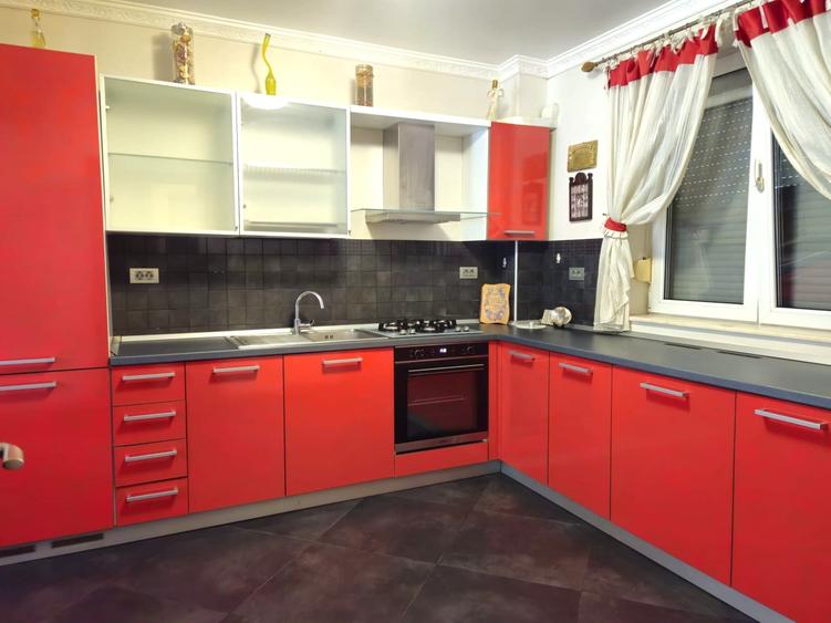Duplex cu 4 camere cu Canalizare în Nord-Est