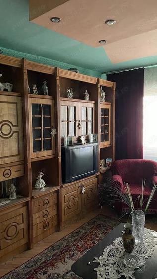 Apartament cu 2 camere decomandat în Petros