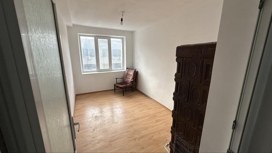 Apartament cu 3 camere decomandat în Păcurari