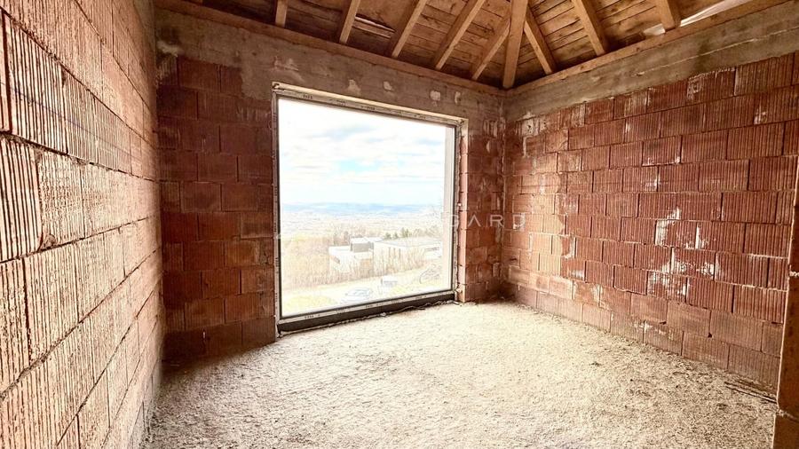 Duplex cu 5 camere cu Canalizare în Feleacu