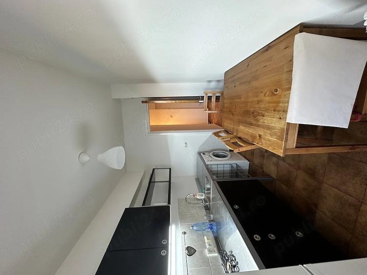 Apartament cu 3 camere decomandat în Titulescu