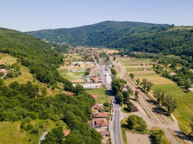 Casă individuală cu 3 camere cu Teren 3288 Mp în Bucea