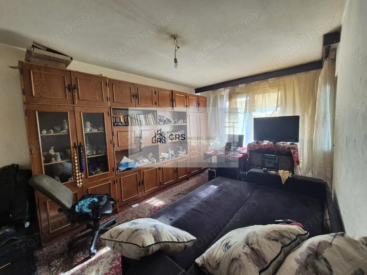 Apartament cu 3 camere decomandat în Ozana
