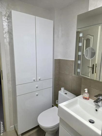 Apartament cu 3 camere decomandat în Craiovița Nouă