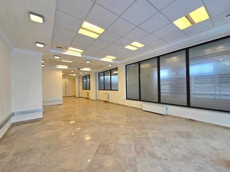 Spațiu comercial, de 81 mp, în P-ța Romană