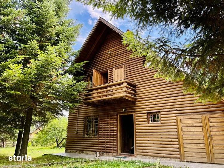 Casă cu 5 camere cu Teren 12000 Mp în Molid