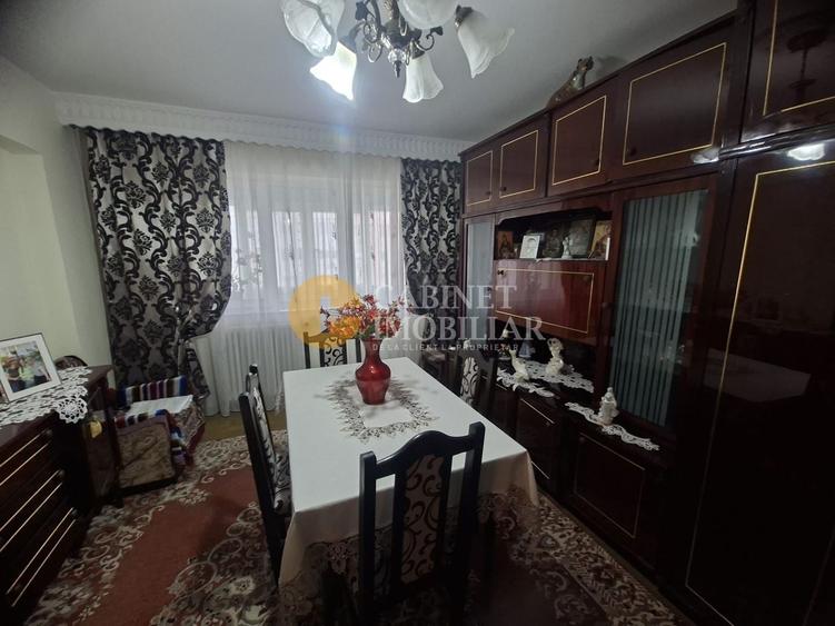 Apartament cu 4 camere decomandat, mobilat în Mircea cel Bătrân