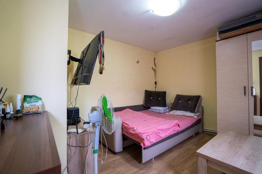 Casă individuală cu 5 camere decomandat cu Canalizare în Cantemir