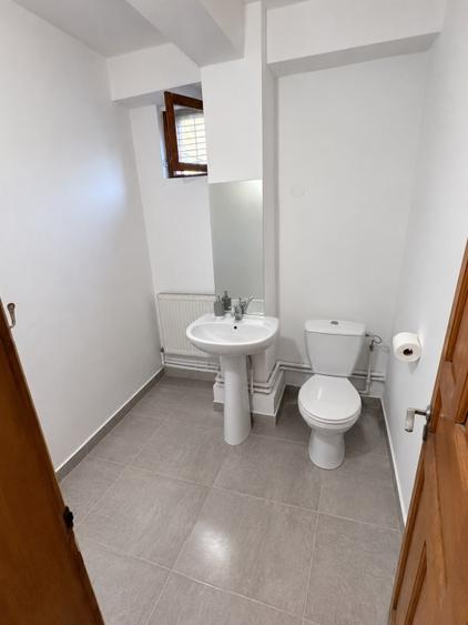 Spațiu comercial, de 100 mp, în Central