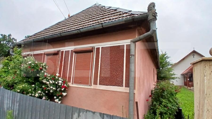 Casă individuală cu 2 camere cu Teren 624 Mp în Deda