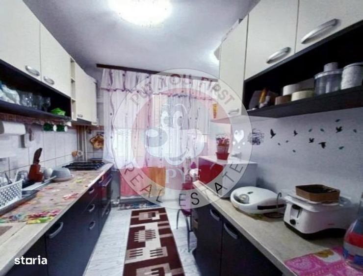 Apartament cu 4 camere decomandat în Rahova