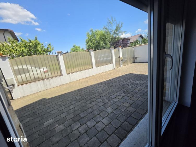 Casă cu 8 camere cu Teren 500 Mp în Central