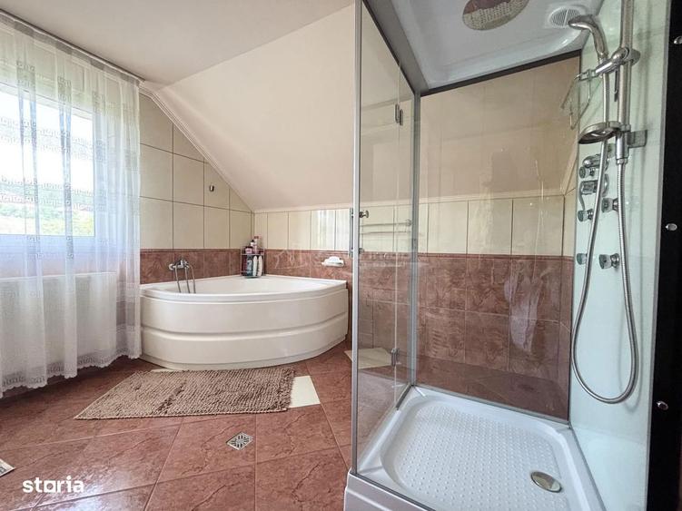 Casa - Vila - str. Piatra Craiului - 12