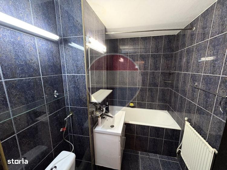Apartament cu 4 camere semidecomandat în Traian