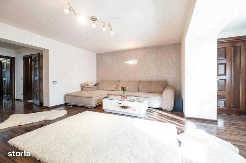 Apartament cu 6 camere decomandat în Bistrița Lac
