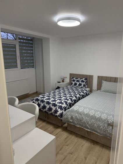 Apartament cu 3 camere,zona Republicii - 8