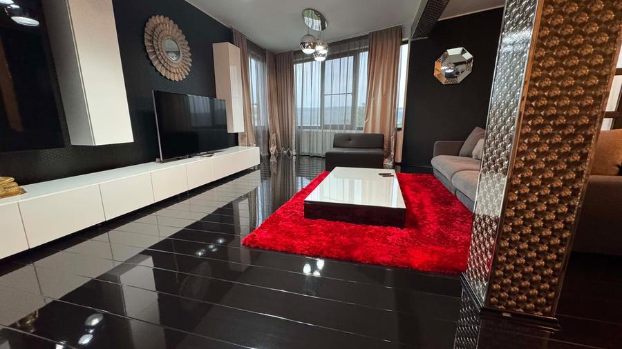 Casă individuală cu 4 camere cu Garaj în Florești