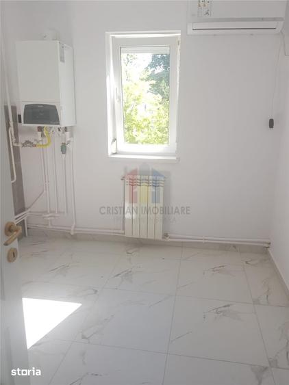 Apartament cu 3 camere decomandat în Calea Galați