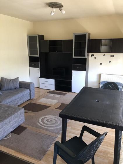 Apartament cu 2 camere semidecomandat în Florești