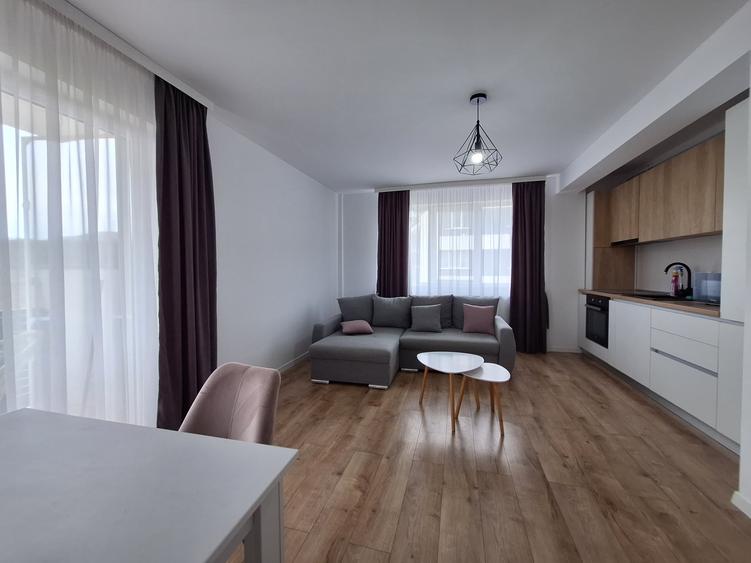 Apartament cu 3 camere semidecomandat, mobilat în Florești — fotografia 3