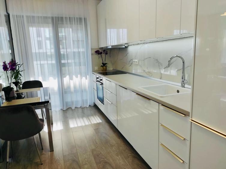 Apartament cu 2 camere semidecomandat, mobilat în Pipera