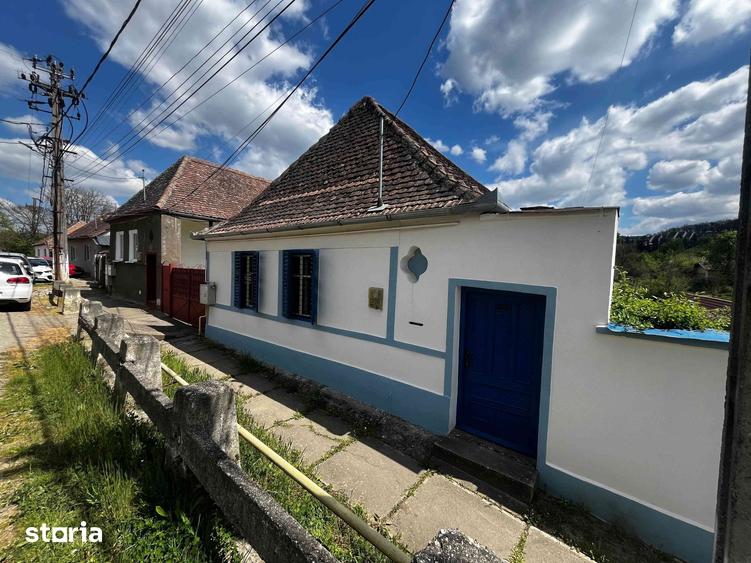 Casă cu 3 camere cu Teren 1000 Mp în Bazna